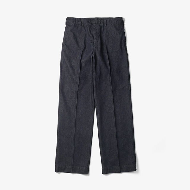 Name. / DENIM STRAIGHT SLACKS