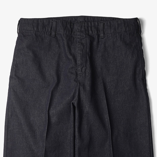 Name. / DENIM STRAIGHT SLACKS