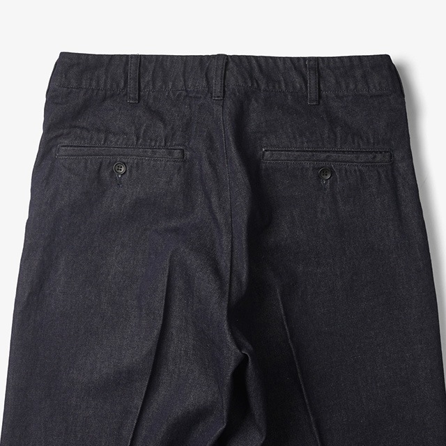 Name. / DENIM STRAIGHT SLACKS