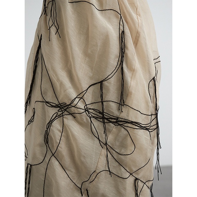 CREDONA / ɥ SKETCH EMBROIDERY MESH SKIRT