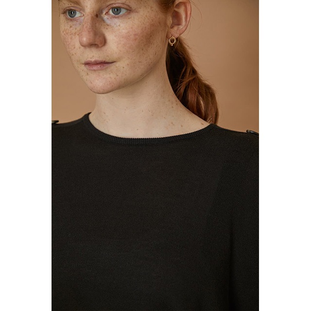 RIM.ARK / ��ॢ����  Shoulder lifting knit tops