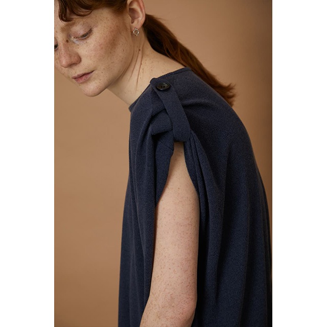 RIM.ARK / ��ॢ����  Shoulder lifting knit tops
