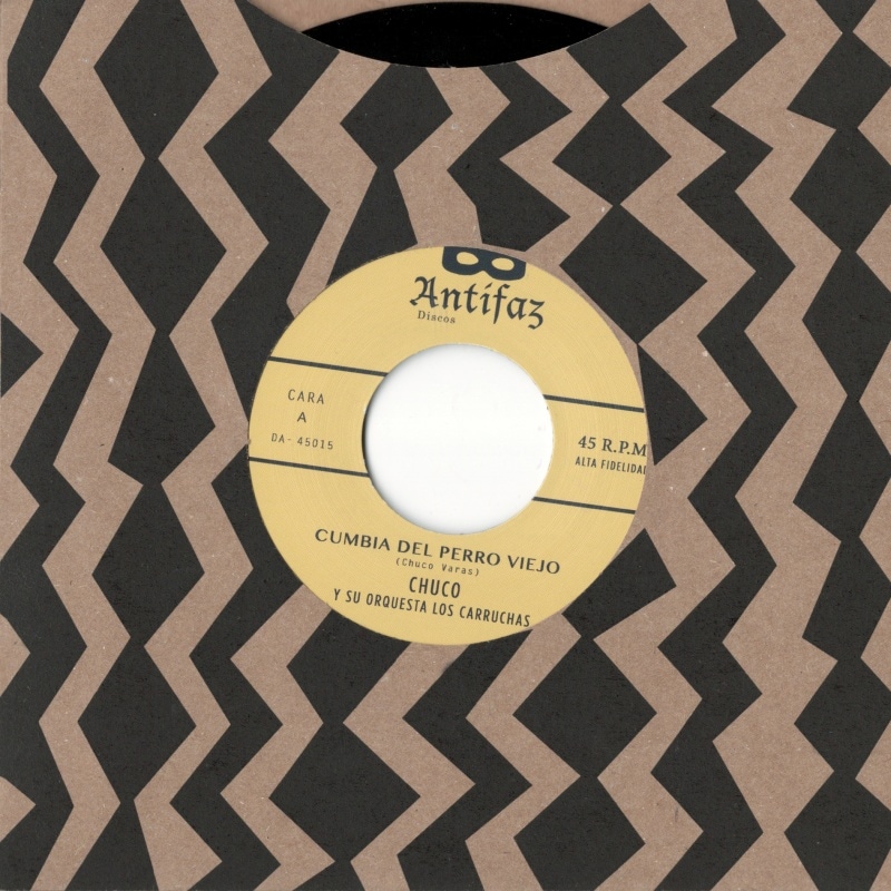 Chuco Y Su Orquesta Los Carruchas / Cumbia Del Perro Viejo / La Carrucha