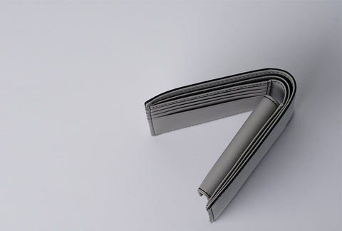 イノベーター innovator 財布 二つ折り 二つ折り財布 折り財布 エンボス 本革 レザー 牛革 イタリアンレザー 革 ブランド メンズ レディース ユニセックス INW37 【8月20日から順次発送】