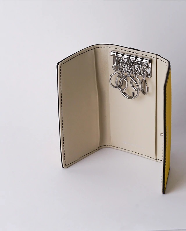 イノベーター innovator キーケース 鍵入れ スマートキー 車 本革 レザー 牛革 革 ブランド レディース メンズ ユニセックス イタリアンレザー キーフック INW22 