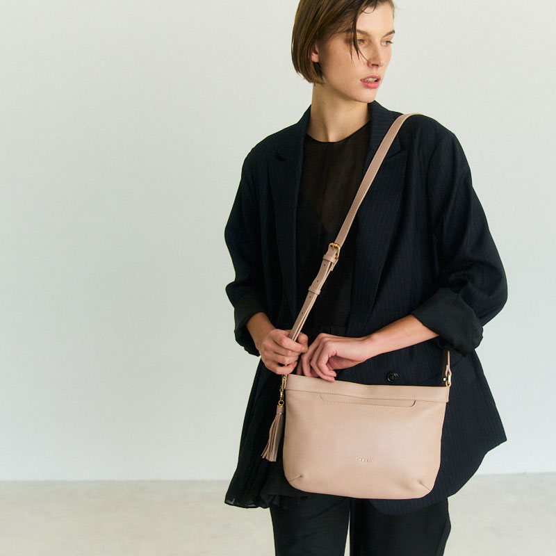 PALIO Piace 本革仕様のショルダーバッグ  PA-186