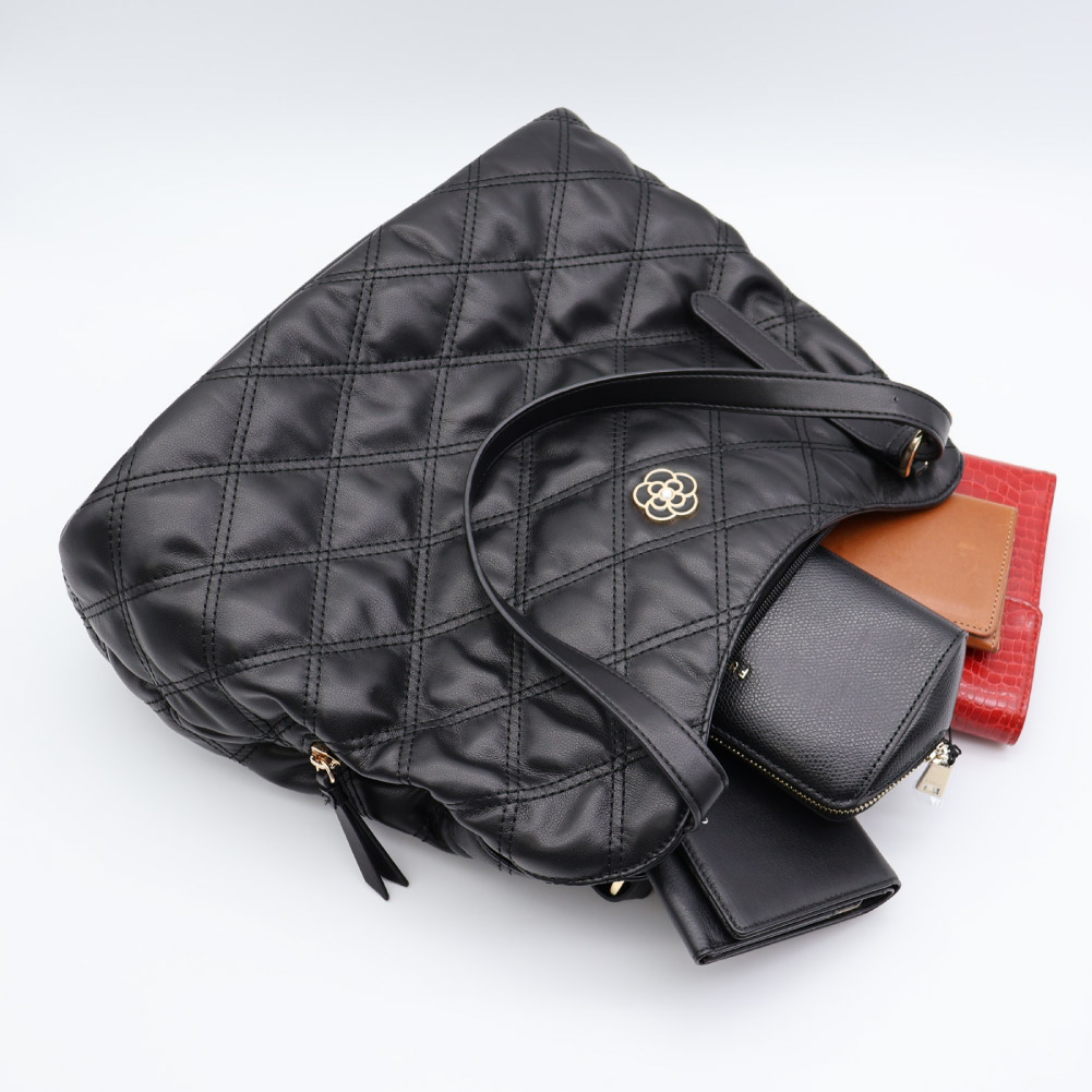 新作 クレイサス CLATHAS ハンドバッグ レディース 可愛い ショルダーバッグ 2way ショルダー キルティング 肩掛け 斜め掛け 軽量 ブラック 黒 ブランド 大人 上品 a4 ルトレ 0190350