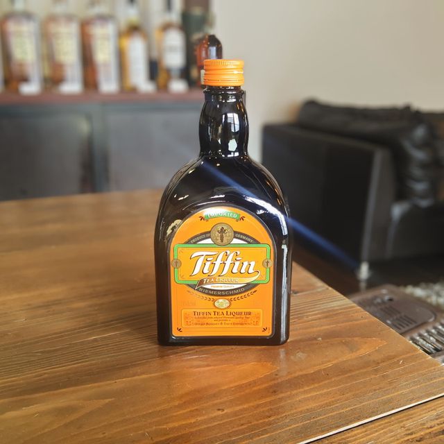 【リキュール】ティフィン 750ml