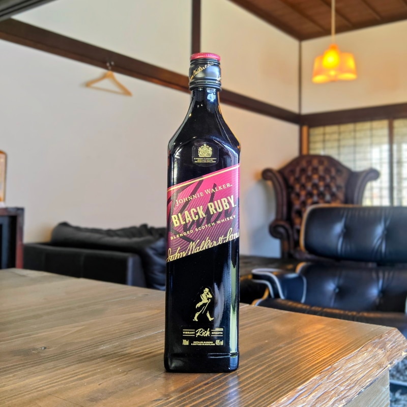 【ウイスキー】ジョニーウォーカー ブラックルビー（JONNIE WALKER BLACK RUBY）700ml