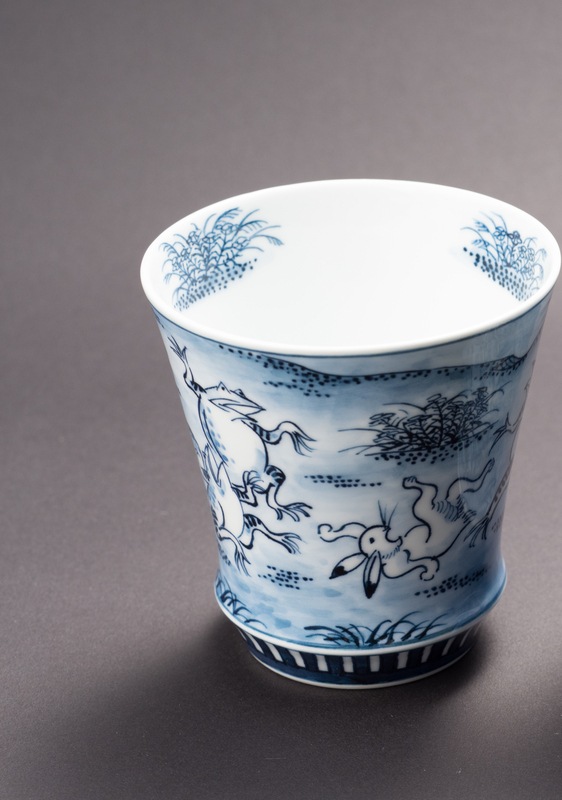 有田焼　名工　村上玄輝　秀逸作　染付　鳥獣戯画図写　花瓶　共箱　花器　壷　花入 有田焼 名工 村上玄輝 秀逸作 染付 鳥獣戯画図写 花瓶 共箱