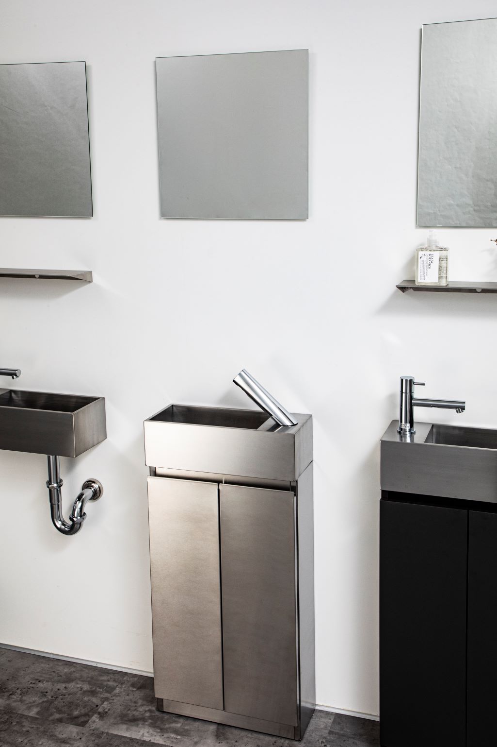 ファインエッジ手洗い スタンディングSUS W400 右水栓