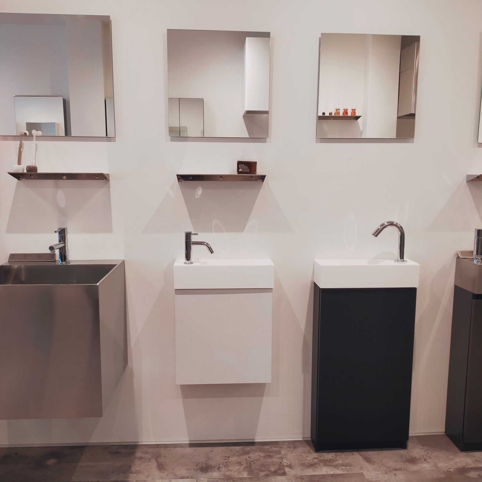 ピコレット 手洗台  フローティング  TRIF490P　W400×D130×H490