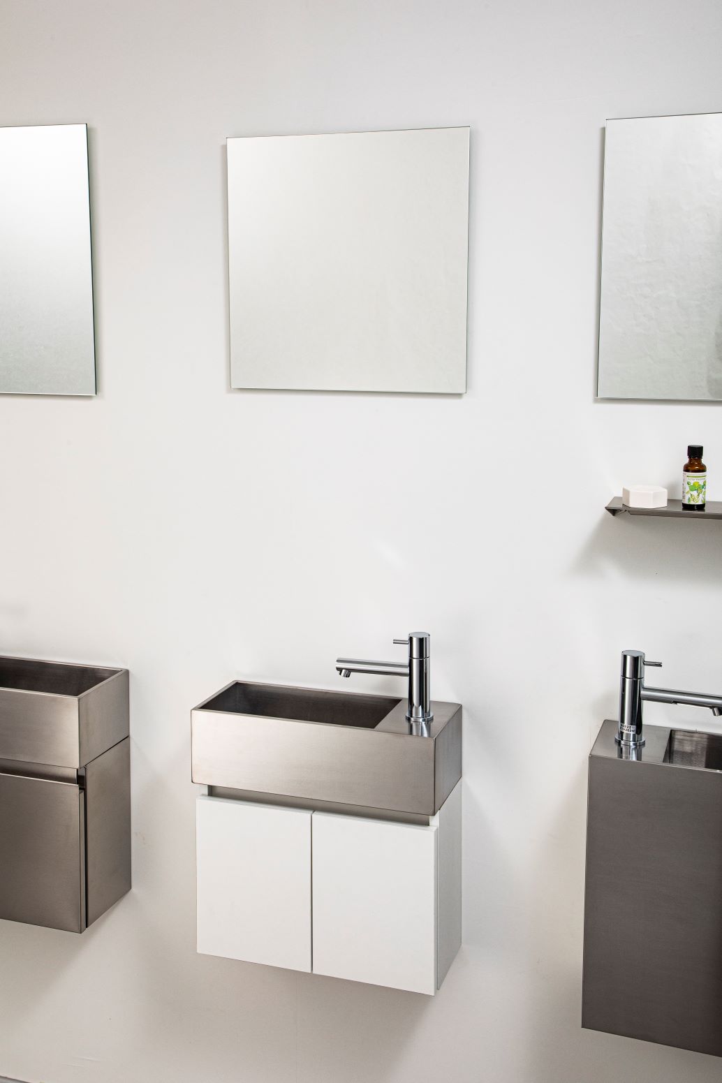 ファインエッジ 手洗い フローティング W400 右水栓