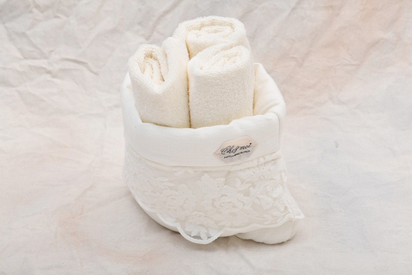CH-T3075VI イタリア製ソフトバスケット３ハンドタオル付　Versailles/アイボリー<br>Soft basket with 3 hand towels / Versailles Ivory
