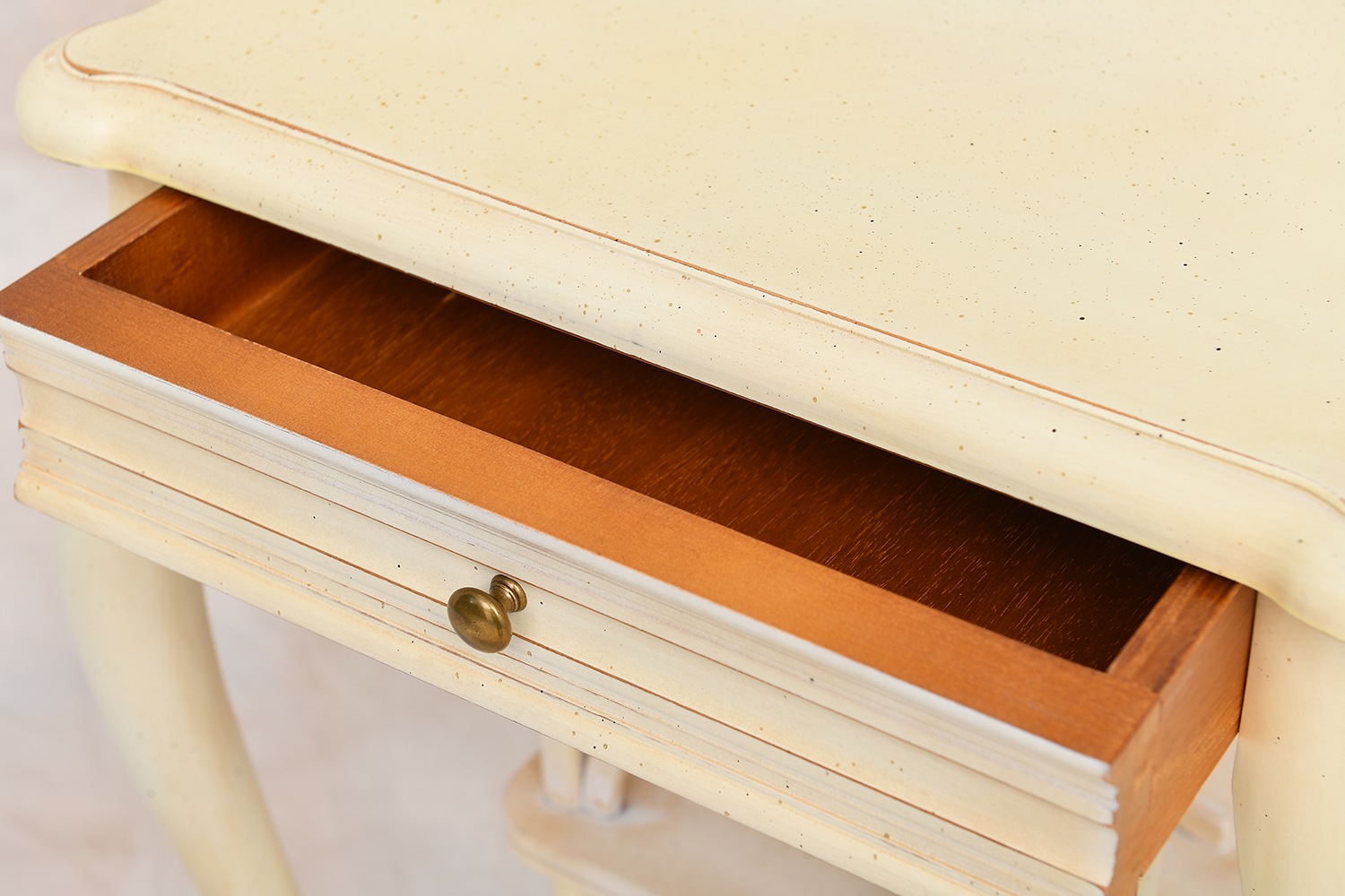 イタリア製 マガジンラック アンティークホワイト｜VL-1720W