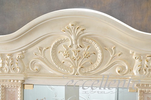 サルタレッリ/Saltarelli】 イタリア製 3ドアーカップボード