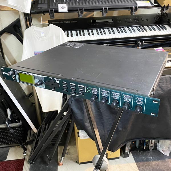 ジャンク] YAMAHA MOTIF Rack シンセサイザー