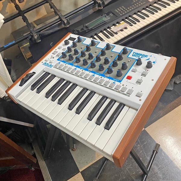 akai timbre wolf アナログシンセサイザー