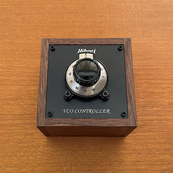 Hikari instruments VCA Timbre モジュラーシンセ Hikari Instruments - VCA Timbre Demo - YouTube