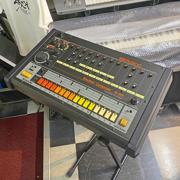 ROLAND TR-808