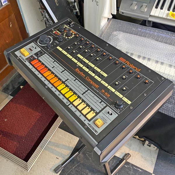 ROLAND TR-808