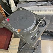 DJ機材用 黒の木製テーブル　ターンテーブル台　レジカウンター　中古 SOUNDCREW - New DJ Table (キャスター仕様) > DJ機材｜サウンド