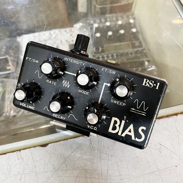 BIAS BS-1 アナログ ドラム シンセサイザー イシバシ楽器 Junk Repair] BIAS BS-1. analog synthesizer to be attached to