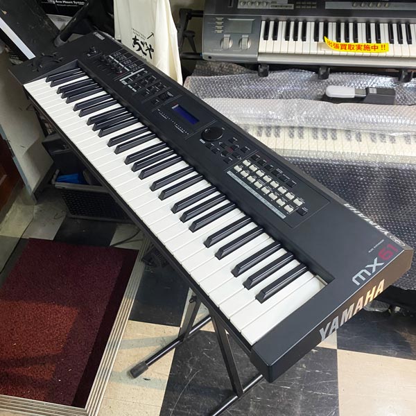 【あいうえお】YAMAHA MX-61 キーボード ピアノ バッグ付き Yamaha MX61 61-Key Analog Keyboard Synthesizer with Adapter