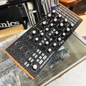 【ほぼ未使用】Serge Modular SQP4+ モジュラーシンセ Serge Modular SQP4+ & Case セット モジュラーシンセ - メルカリ