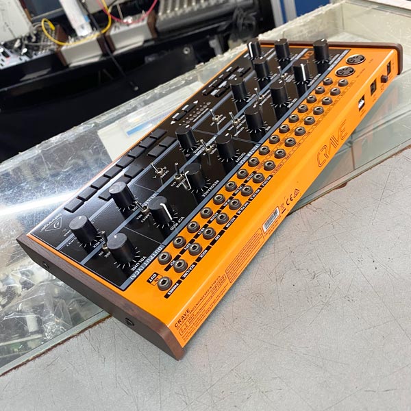 Behringer Crave モジュラーシンセ Behringer Crave レビュー : べリンガーから最後の隠し球は