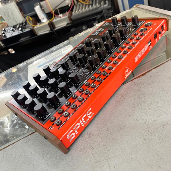 Behringer SPICE アナログシンセサイザー Behringer SPICE アナログシンセサイザー Behringer | Product