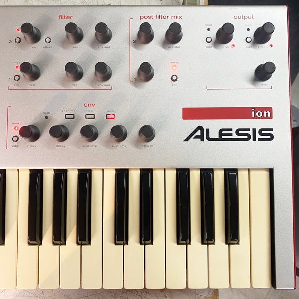 Alesis ion シンセサイザー 49鍵盤　ハードケース付き 動作確認済み。 Alesis Ion | 中古新入荷商品 | | えちごやミュージック