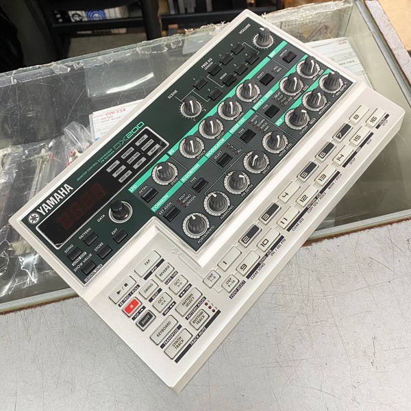 YAMAHA DX200 FMシンセサイザー 通電OK YAMAHA DX200 | 中古新入荷商品 | | えちごやミュージック