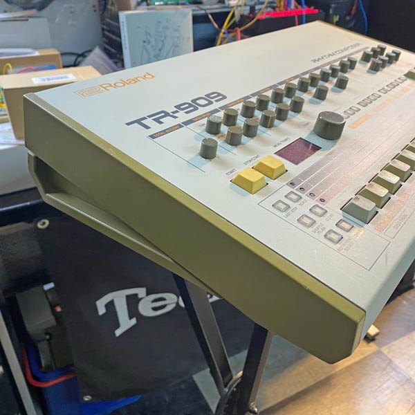 ROLAND TR-909 後期型 #2 | 中古新入荷商品 | | えちごやミュージック