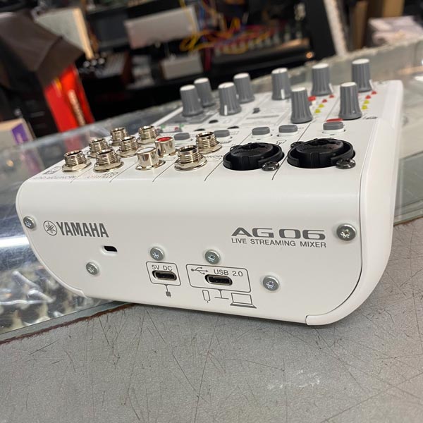 YAMAHA AG06 本体のみ Yamaha AG06 6-Channel Mixer / 2 Microphone, White : Amazon.ca