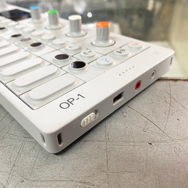 Teenage Engineering OP-1 ジャンク Teenage Engineering OP-1 | 中古新入荷商品 | | えちごやミュージック