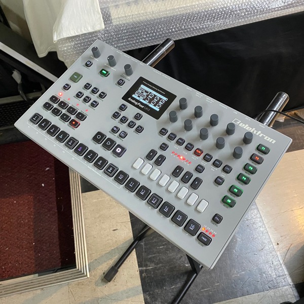 Elektron Analog Four MKII 未開封 新品級 最終価格 Elektron Analog Four MK II | 中古新入荷商品 | | えちごやミュージック
