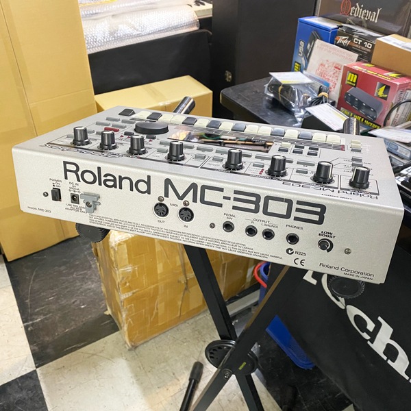 最終値下げ　Roland MC-303 シンセサイザー ROLAND MC-303 | 中古新入荷商品 | | えちごやミュージック