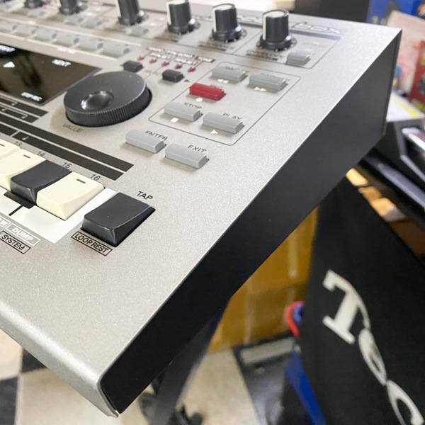 最終値下げ　Roland MC-303 シンセサイザー ROLAND MC-303 | 中古新入荷商品 | | えちごやミュージック