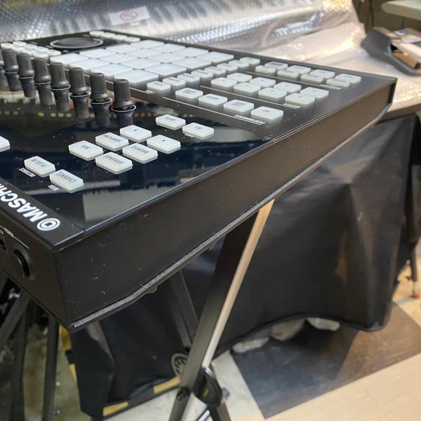 Native Instruments MASCHINE STUDIO BK | 中古新入荷商品