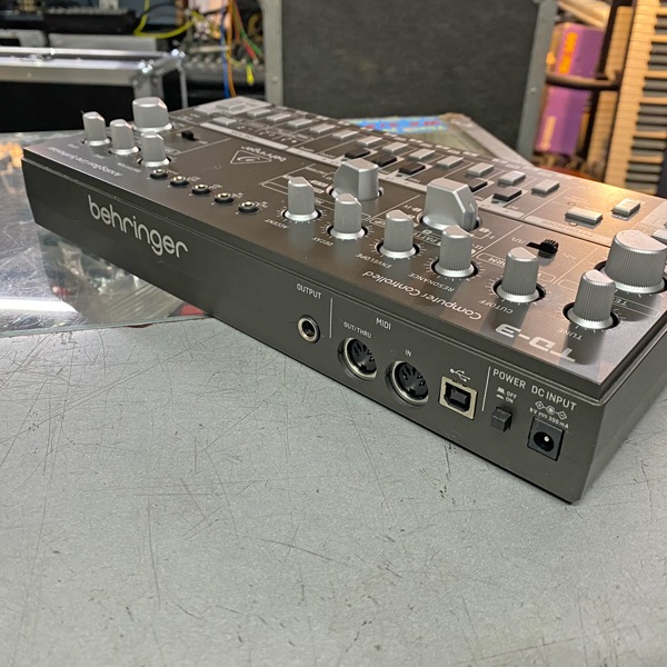 behringer TD-3 (美品) BEHRINGER TD-3-BK | 中古新入荷商品 | | えちごやミュージック