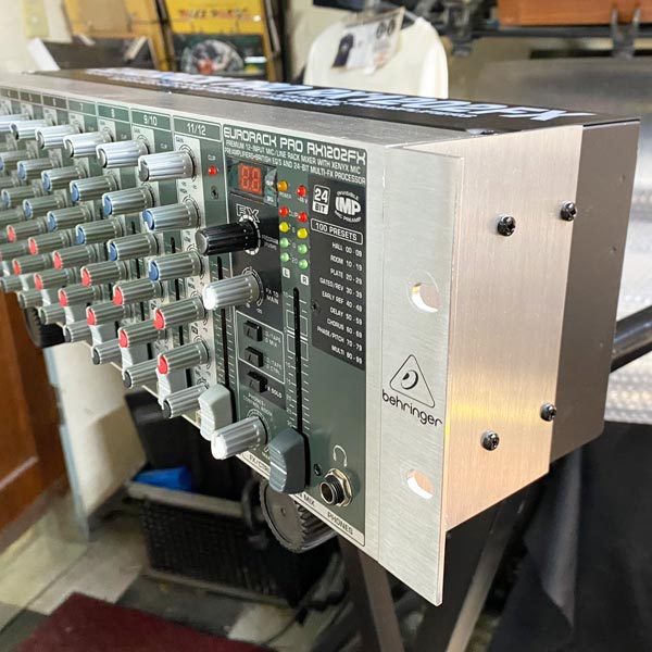 Behringer PRO-1 週末値下げ中 PRO-1 - 製品一覧 - ベリンガー公式ホームページ