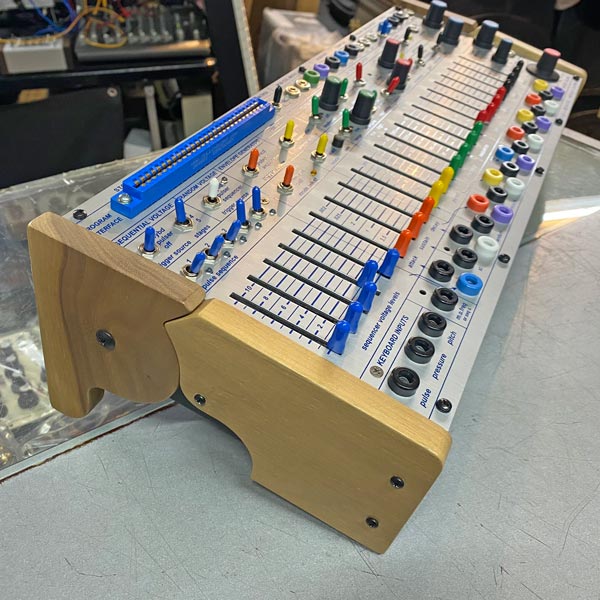 鍵盤楽器 Buchla Easel Command Buchla Easel Command West Coast Desktop Modular Synthesizer