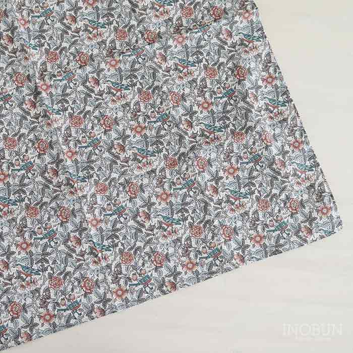 輸入リバティプロスペリティ・ストーリーハンドメイドハンカチ辰年