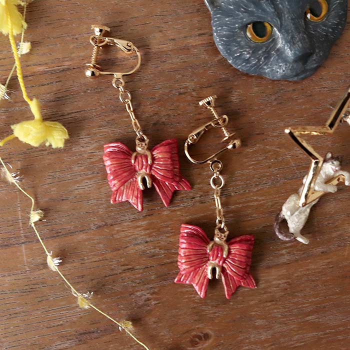 パルナートポック リボンキャット イヤリング フィーアエフ 猫