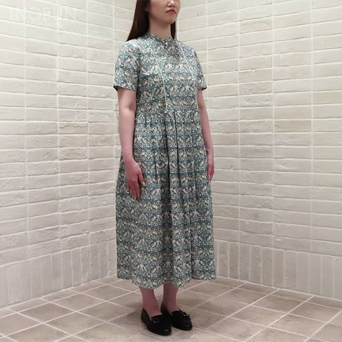 みなとのてんらんかい　リバティワンピース　いちご泥棒　サイズ2 みなとのてんらんかい リバティワンピース いちご泥棒 サイズ2