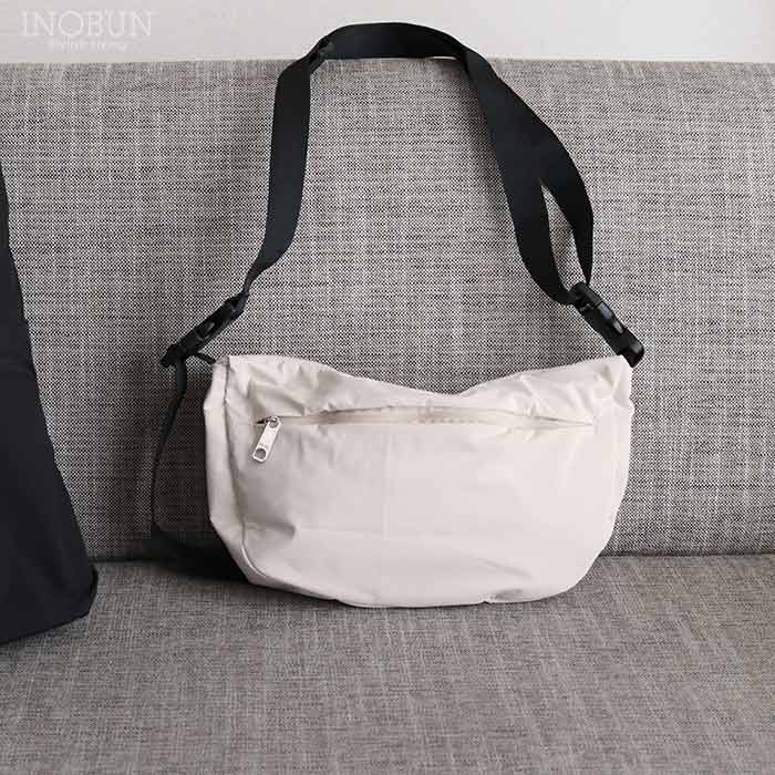 ウィークエンドショルダー グレージュ SOLEIL ショルダーバッグ 撥水