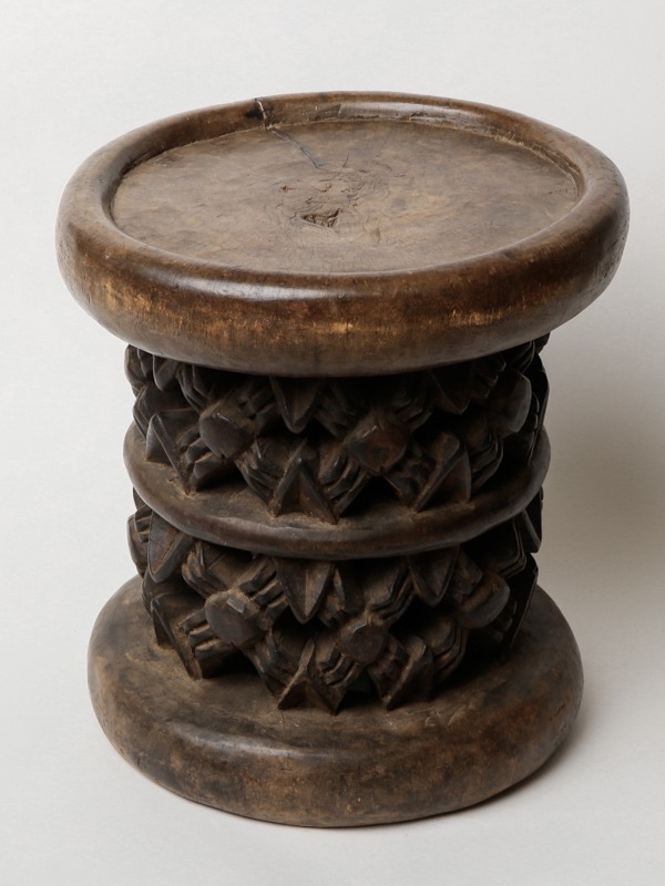 バミレケ族 椅子（蜘蛛模様）｜KANKAN ONLINE SHOP【公式】