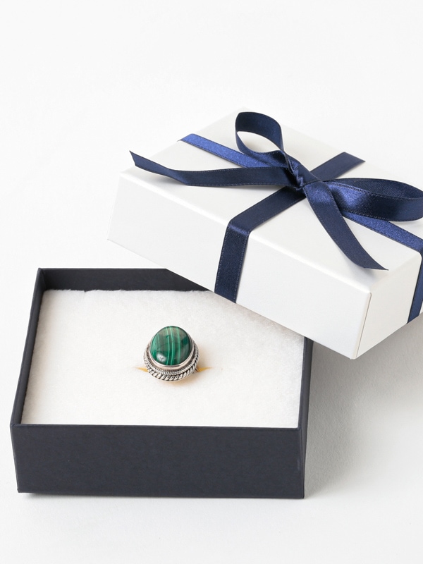 ★早期完売★YEGG★Cubic ribbon pin★送料・関税込★大人気★ ギフトラッピングご希望の方へ】ラッピング(アクセサリー用・大
