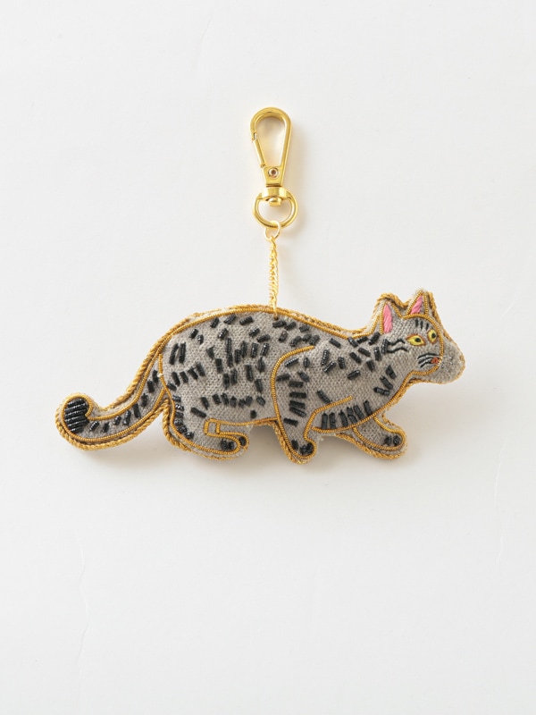 ザリ刺繍キーホルダー（グレーキャット） M21-2016｜KANKAN ONLINE